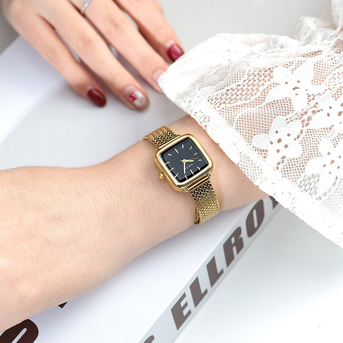 Ladies Small Square Watch Stainless Steel Strap Literary Fashion Retro Quartz Watch