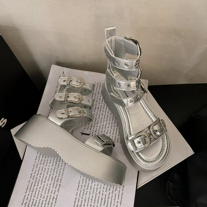 Sandálias Romanas Femininas de Fundo Grosso com Fivela de Cinto de Verão 2025 Decoração de Metal da Moda