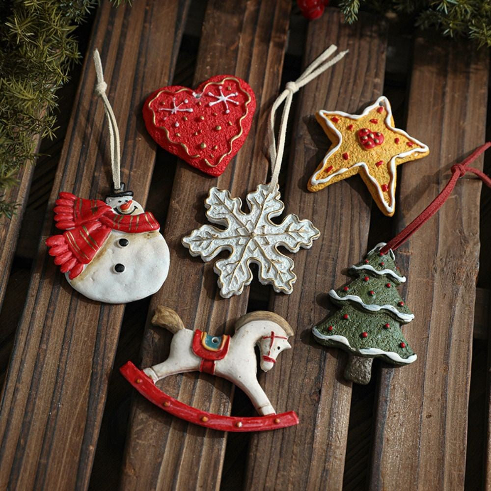 New Christmas Resin Pendant Horse Xmas Tree Decoration Christmas Socks Gift House DIY Kids Toys Gifts Xmas Ornaments