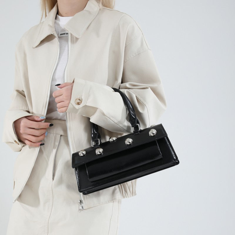 Bolsa de Ombro Pequena Retrô com Rebites de Couro PU LEFTSIDE para Mulheres Tendência 2025 Bolsas de Mão de Luxo Y2K e Bolsas Transversais Femininas