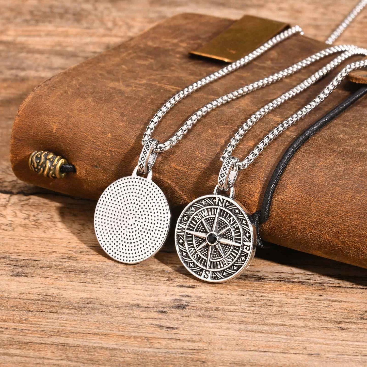 Colares com Pingente Bússola Vintage para Homens e Meninos, Colar de Moeda em Aço Inoxidável, Joia Rock Hiphop, Presente de Formatura