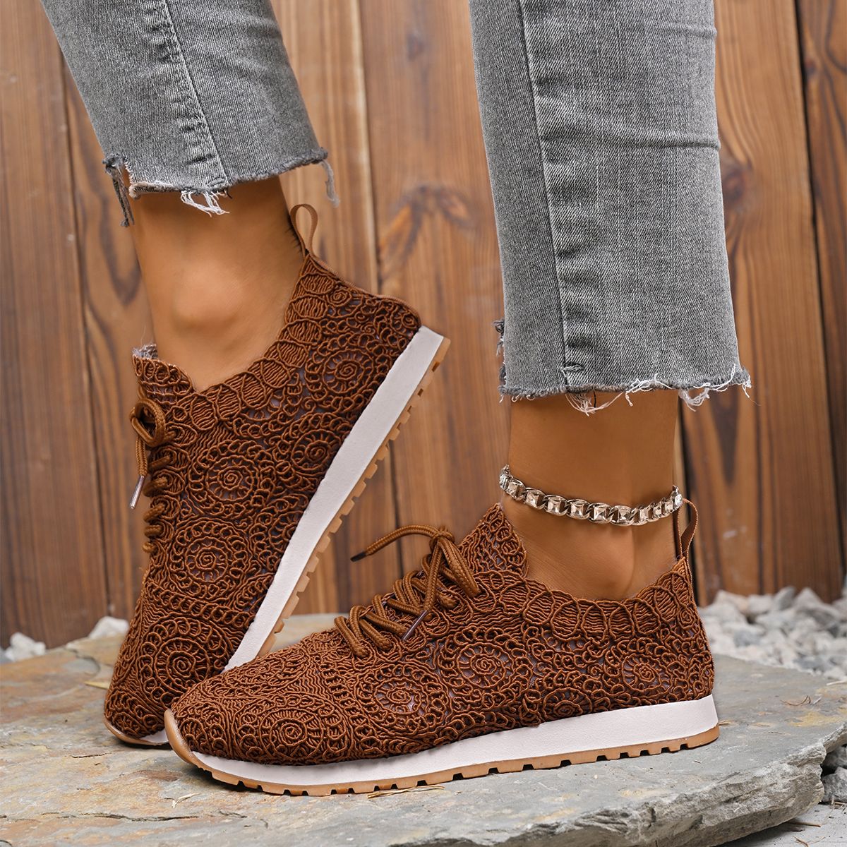 New Sneakers For Women Breathable Fashion Trainers Plus Size Women Sneakers Mesh Fabric Lace Up Women Shoes Female Footwear