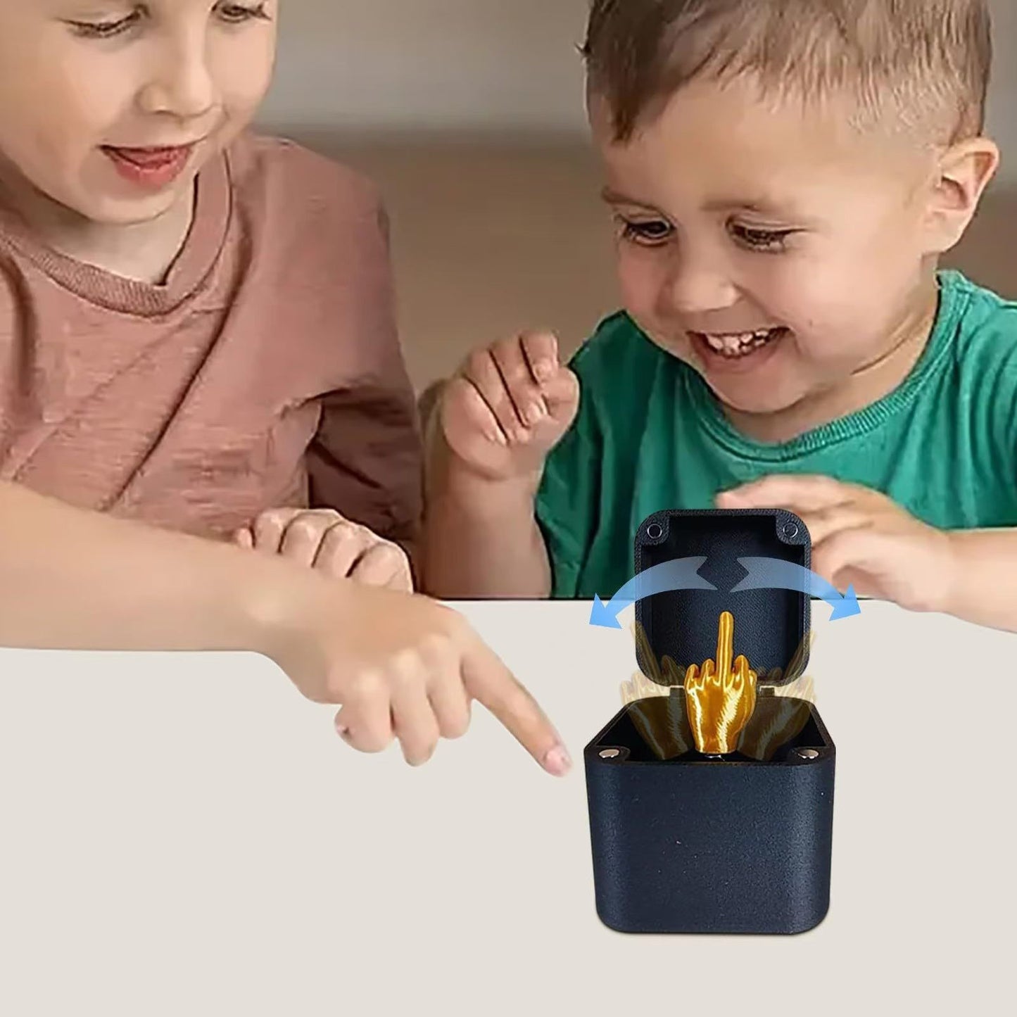 Dedo Médio Engraçado em Caixa - Presente de Piada para Decoração de Mesa de Halloween, Natal e Aniversário, Brinquedo de Escritório e Decoração de Casa