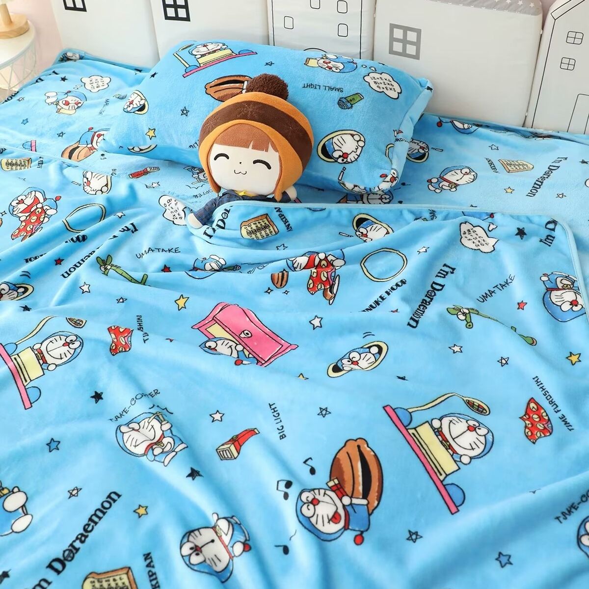 Cute Doraemon Blanket Cartoon Warm Flannel Blanket Pillowcase Lovely Anime Pattern Printing Blanket Bedspread Bedroom Sofa Bed