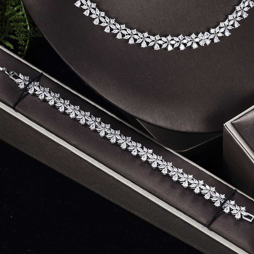 Conjunto de joias de zircônia cúbica de quatro peças, novo para 2023, para noivas, festa feminina, luxo Dubai cristal casamento, campeão de vendas na Ásia Central