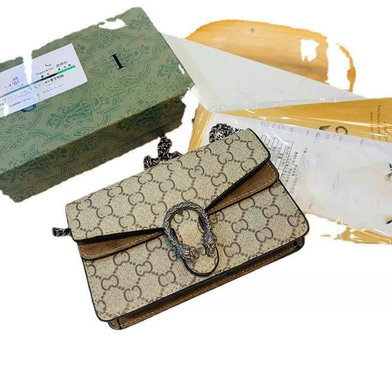 2025 new mini wine god chain bag, mobile phone, coin purse, single shoulder crossbody fashion trend