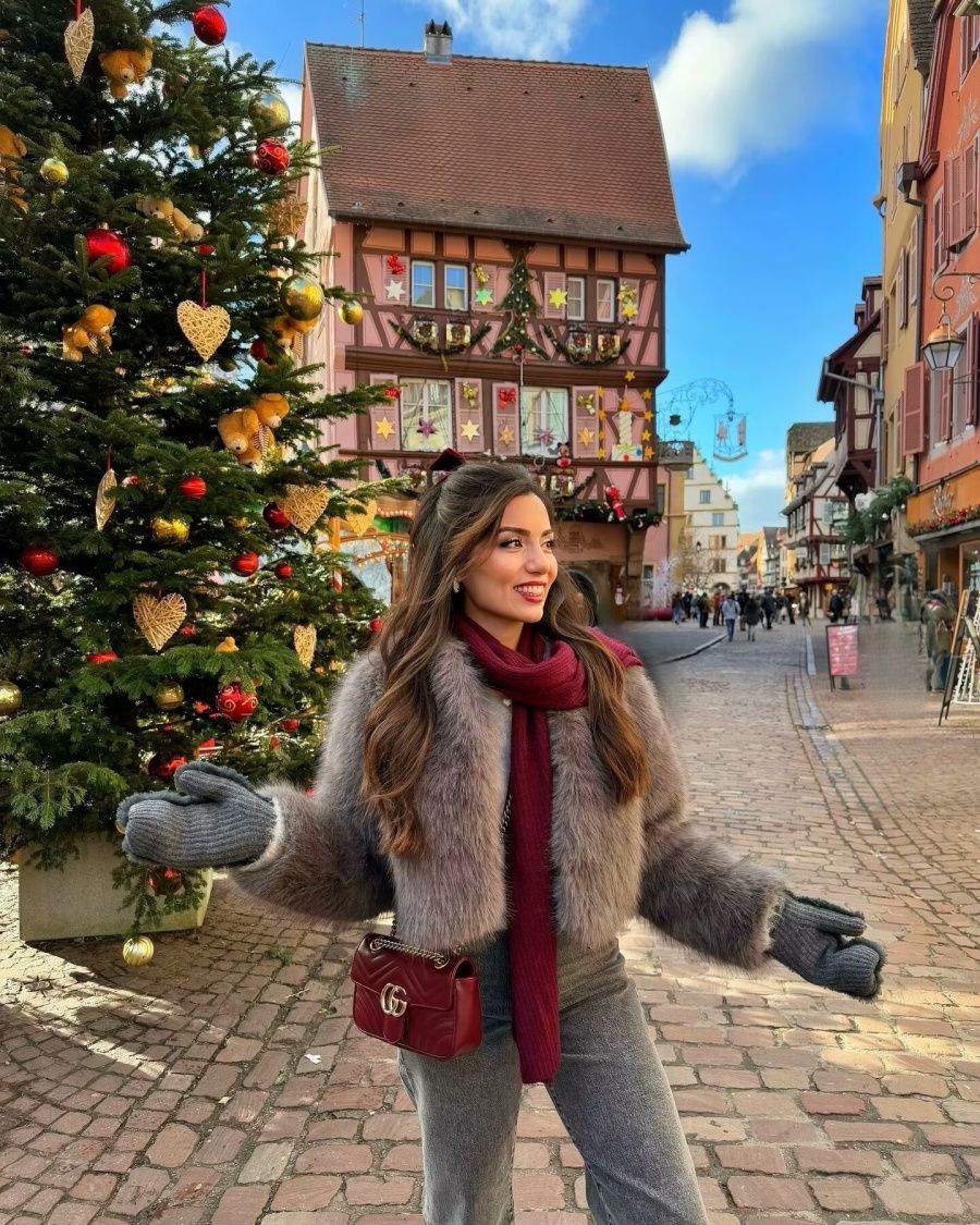 Faux fur jacket Traf   Fall/Winter New Fashion Women's Faux Fur Effect Round Neck Long Sleeve Short Jacket 2025