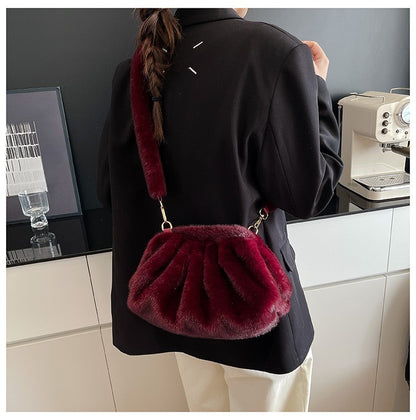 Elegant Wrinkled Cloud Clutch Bag Faux Fur Shell Shoulder Crossbody Bag Women Stylish Pillow Bag Guangzhou High Quality Bag