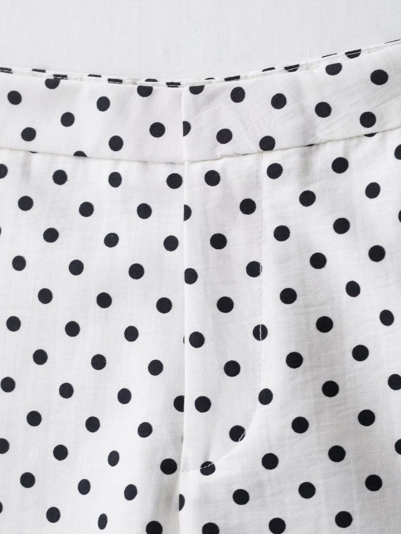 HH Woman Autumn Long Sleeves Turtleneck Zipper With Pockets Drawstring Casual Coats Women Fashion Polka Dot Printed Jacket