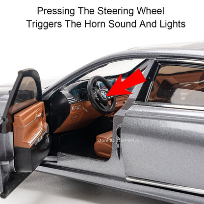 1:24 O 7 760Li Modelo I5 M60 Carro de Liga Fundida Brinquedos 6 Portas Abertas Luz Sonora Puxar para Trás Veículos Miniatura Presentes de Aniversário para Menino