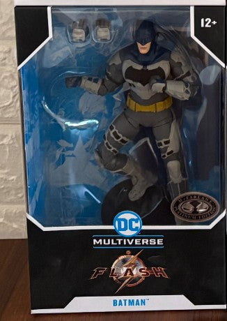 McFarlane Toys Dark Flash/Batman (DC Rebirth)/Máscara Negra como Batman, Boneco Articulado de 18cm, Kit de Garagem Modelo DC Multiverse