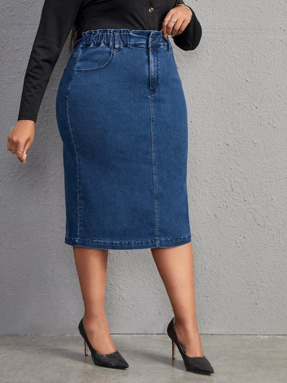 Women's Plus-Size Denim Skirt Is Comfortable, Slim-Fitting and Elegant