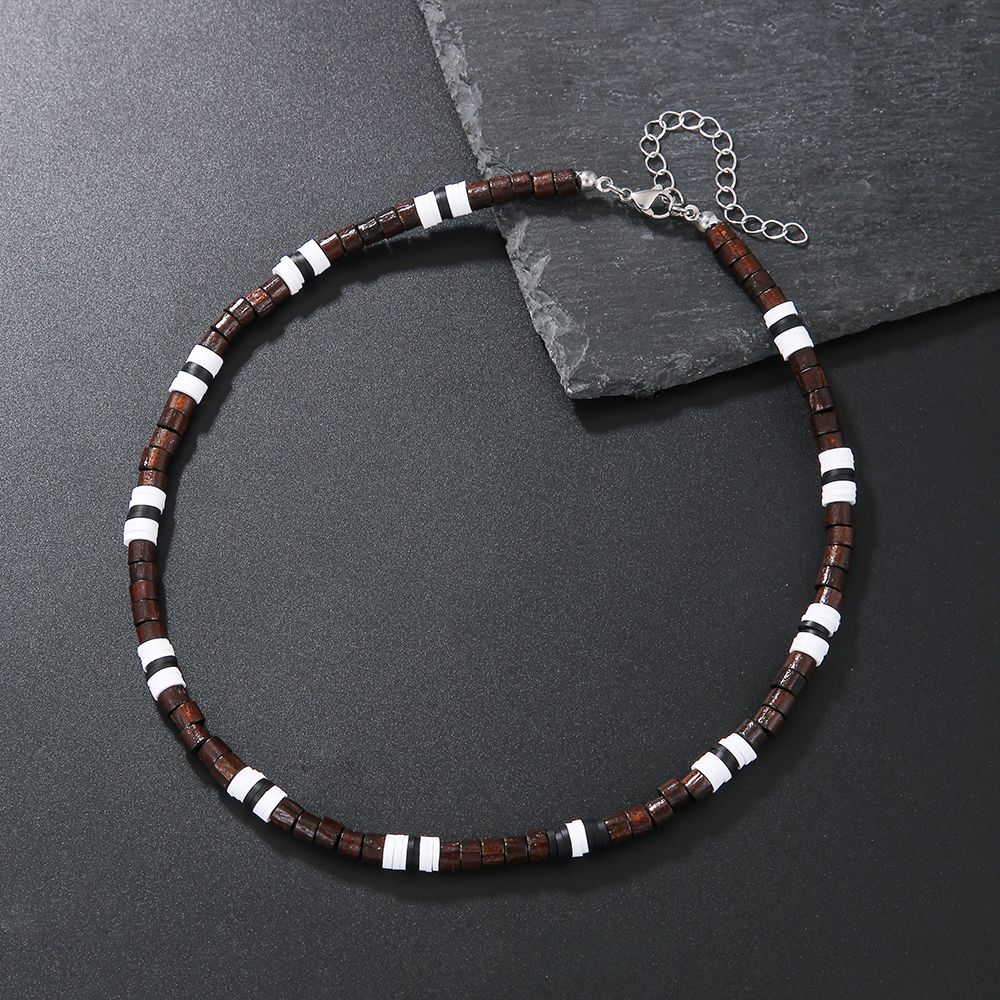 Colar Masculino Artesanal de Contas de Madeira e Argila Colar Fashion Vintage Africano de Contas Brancas para Homens Colar de Surfista de Praia Joias Tribais