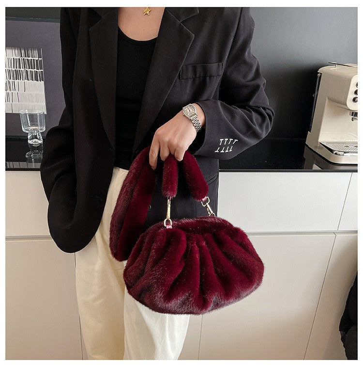 Elegant Wrinkled Cloud Clutch Bag Faux Fur Shell Shoulder Crossbody Bag Women Stylish Pillow Bag Guangzhou High Quality Bag