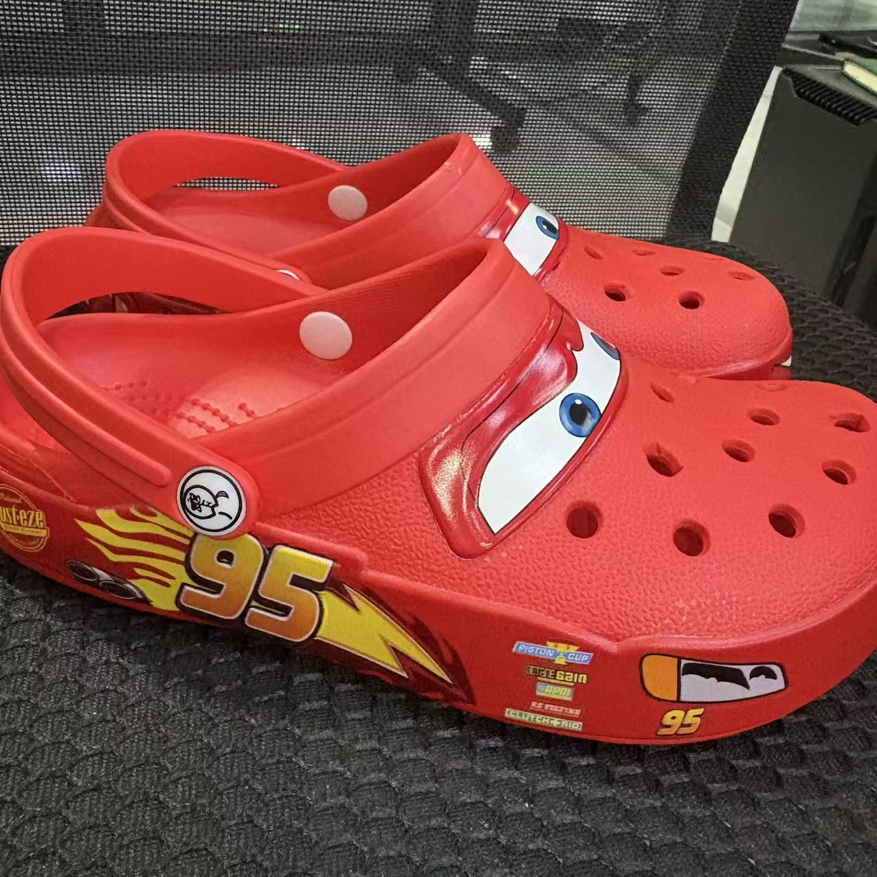 Chinelo Sólido de Desenho Animado Hot Anime Disney McQueens Pixar Impermeável Sandálias Casuais Respiráveis Sapatos Eva com Tira no Tornozelo Presentes