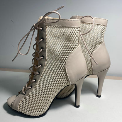Novas Sandálias Femininas de Salto Alto Sexy Vazadas em Tela Tendência da Moda Verão Conforto Peep Toe Botas Stilettos Jazz Dance Tamanhos Grandes