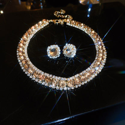 Conjunto de Joias Femininas Modernas com Colar e Brincos Decorados com Strass, Acessórios da Moda para Festas e Decoração de Roupas do Dia a Dia