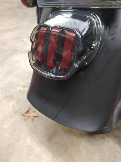 Luz de freio traseira LED para motocicleta DOT, pisca-pisca para Harley Sportster Dyna Fatboy Softail Touring Road Glide Road King