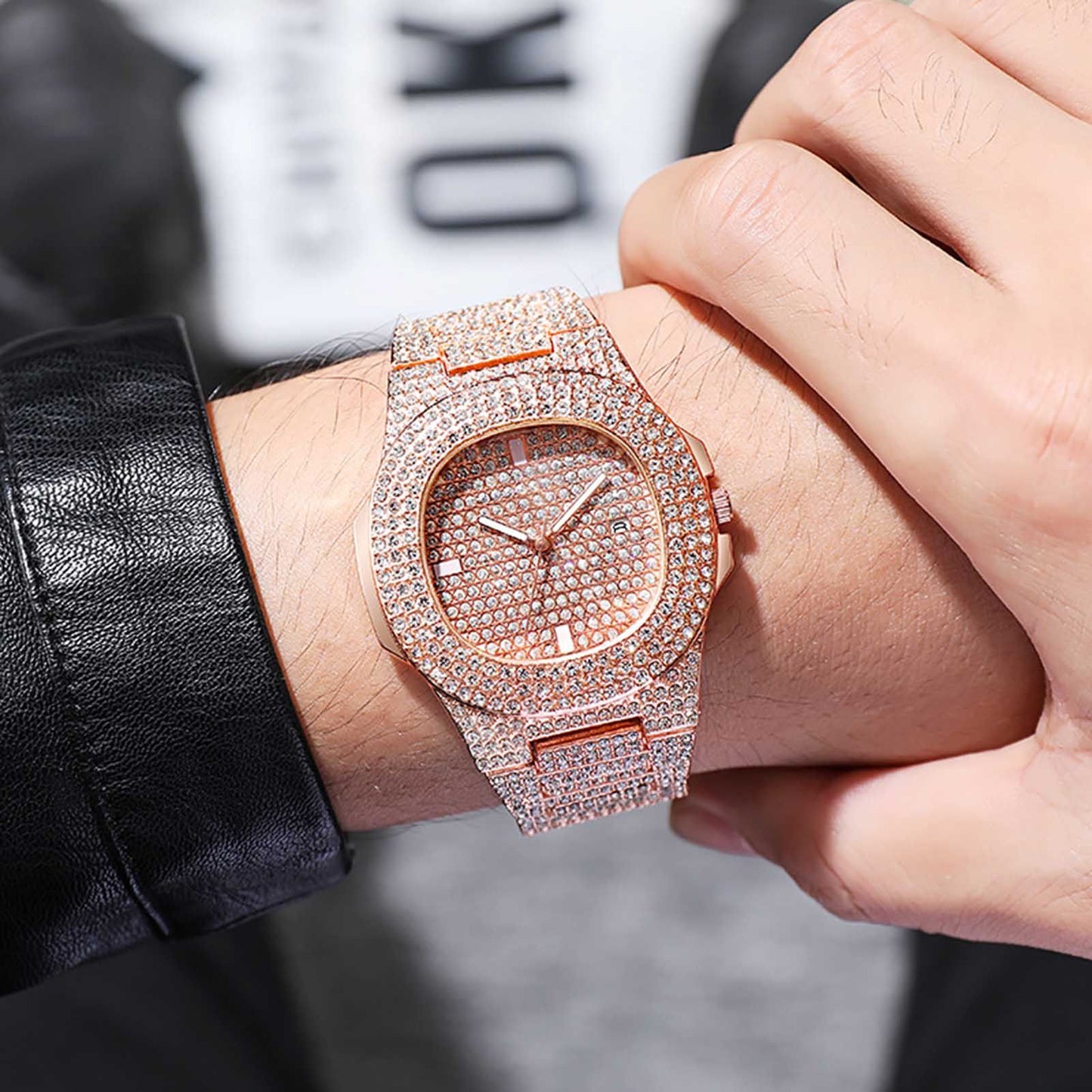 Hiphop Full Diamond Square Quartz Watch for Men Women Luxurious Stainless Steel Strap Rhinestone Studded Dial