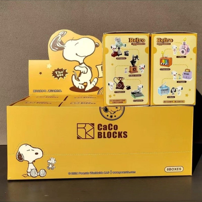 Quebra-cabeça de blocos de montar da série Original Snoopy Assemble Genuine Authorized Blind Box Supermarket Garden Furniture Scene para decoração de mesa
