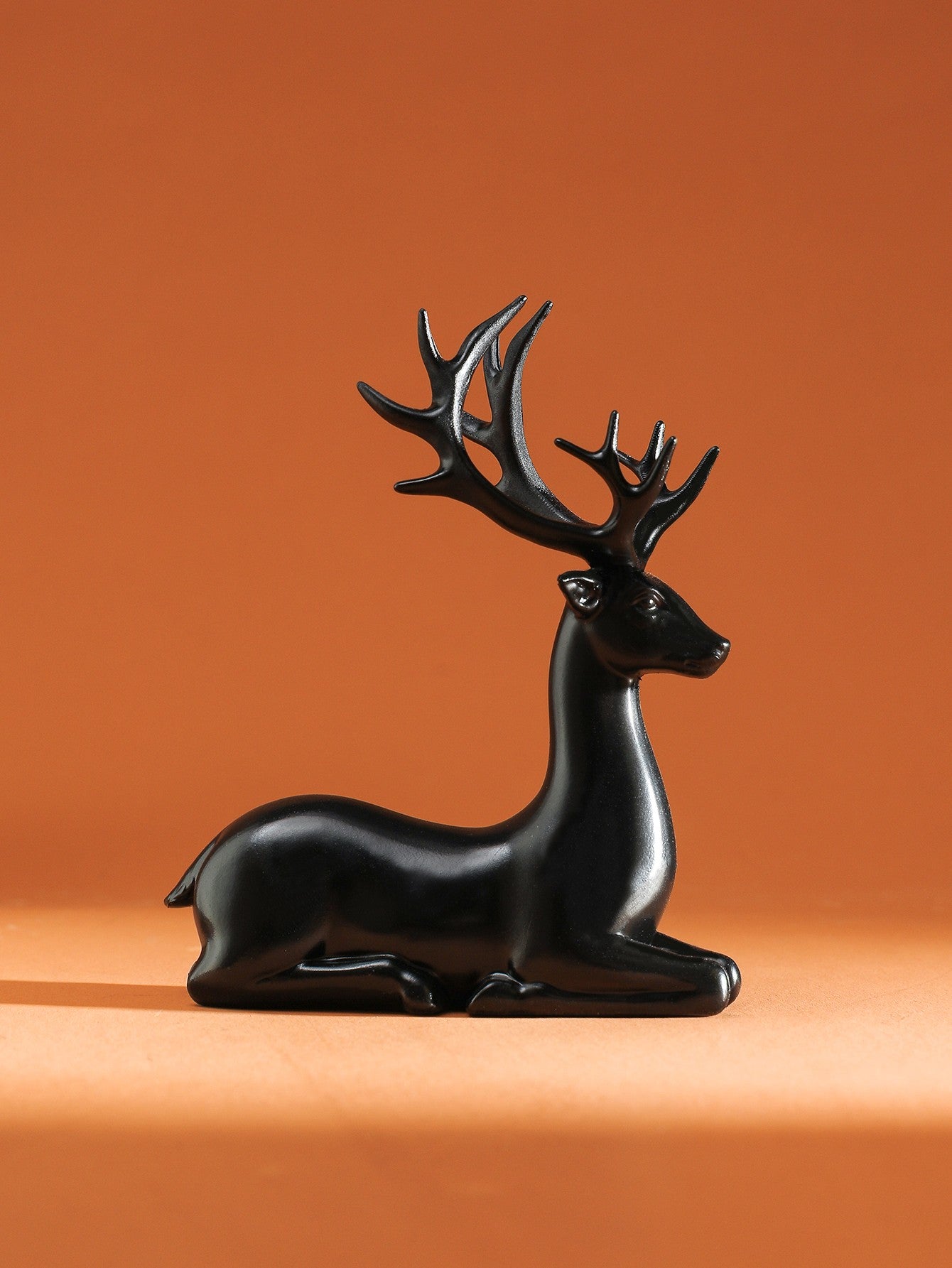 2 Pcs Reindeer Christmas Table Decoration for Home Indoor Xmas Holiday Small Statue Rustic Table Decor Christmas Reindeer Decor
