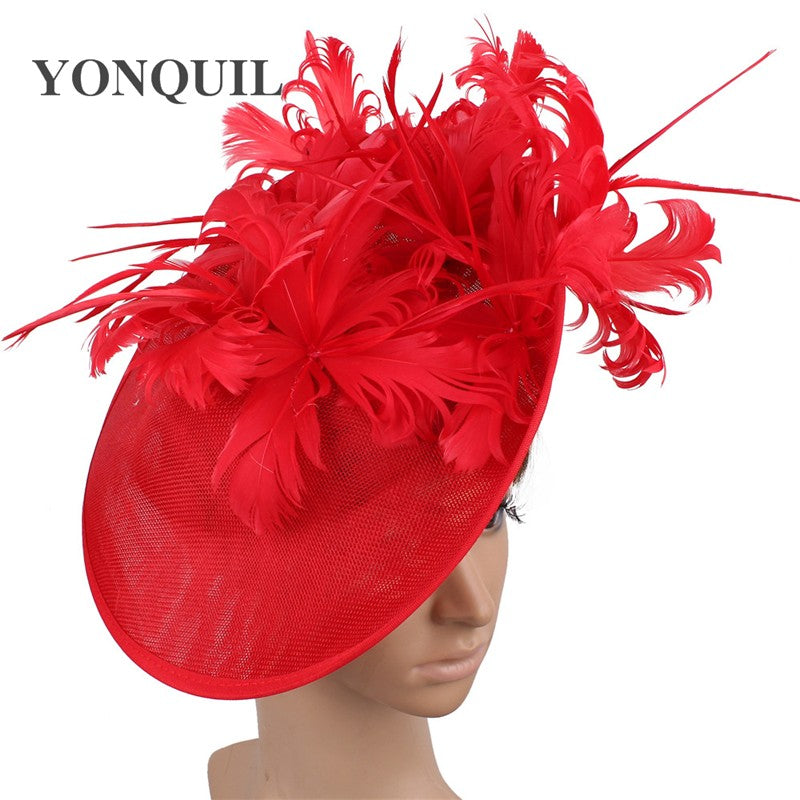 Bonés Cinzentos Millinery Com Acessórios de Tiara Imitação Sinamay Chapéu Derby de Coquetel Feminino Fascinadores de Cabelo de Noiva com Pena Chique