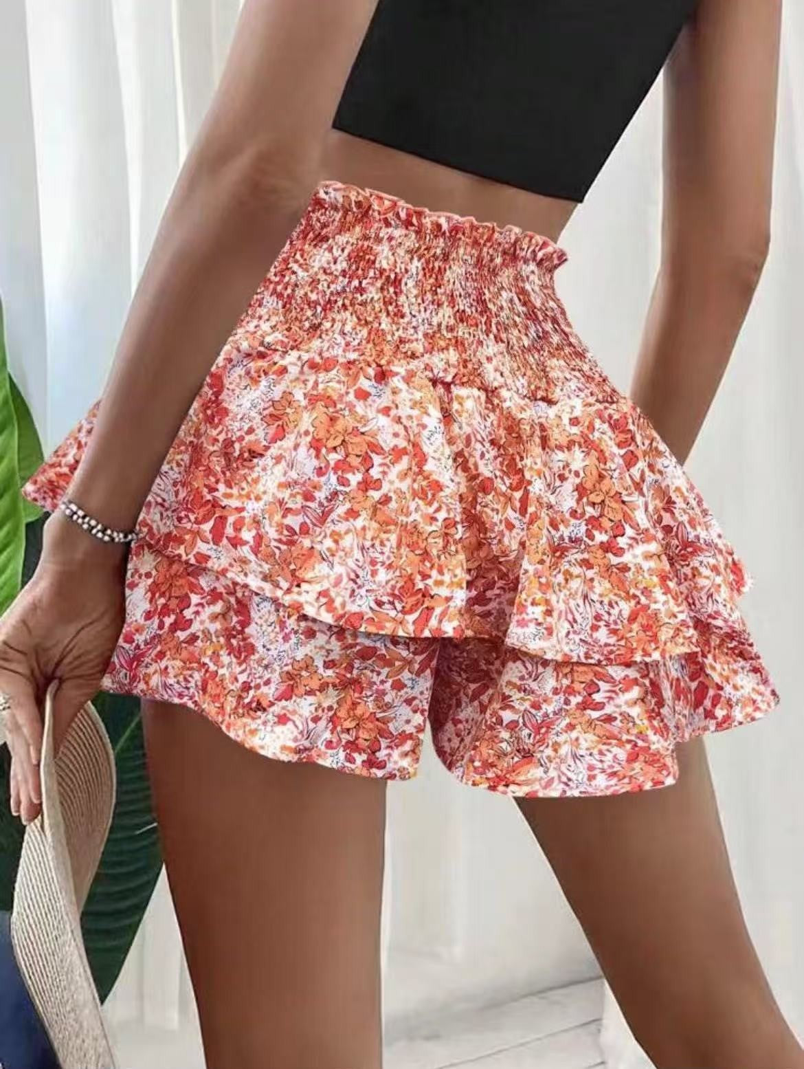 Spring and summer new small floral fashion women's shorts with a drape effect, versatile casual skirt pants.