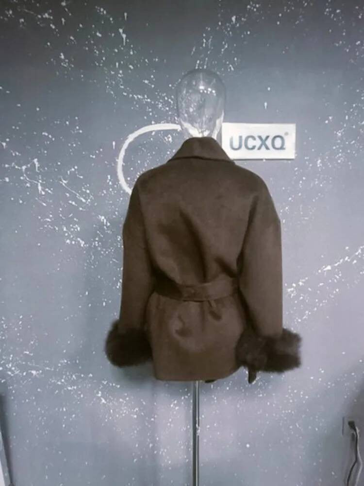 UCXQ Casaco Feminino Elegante OL para Escritório com Retalhos de Pelo Manga Comprida Lã Jaqueta de Roupa Feminina Bonita Outono Inverno 2025