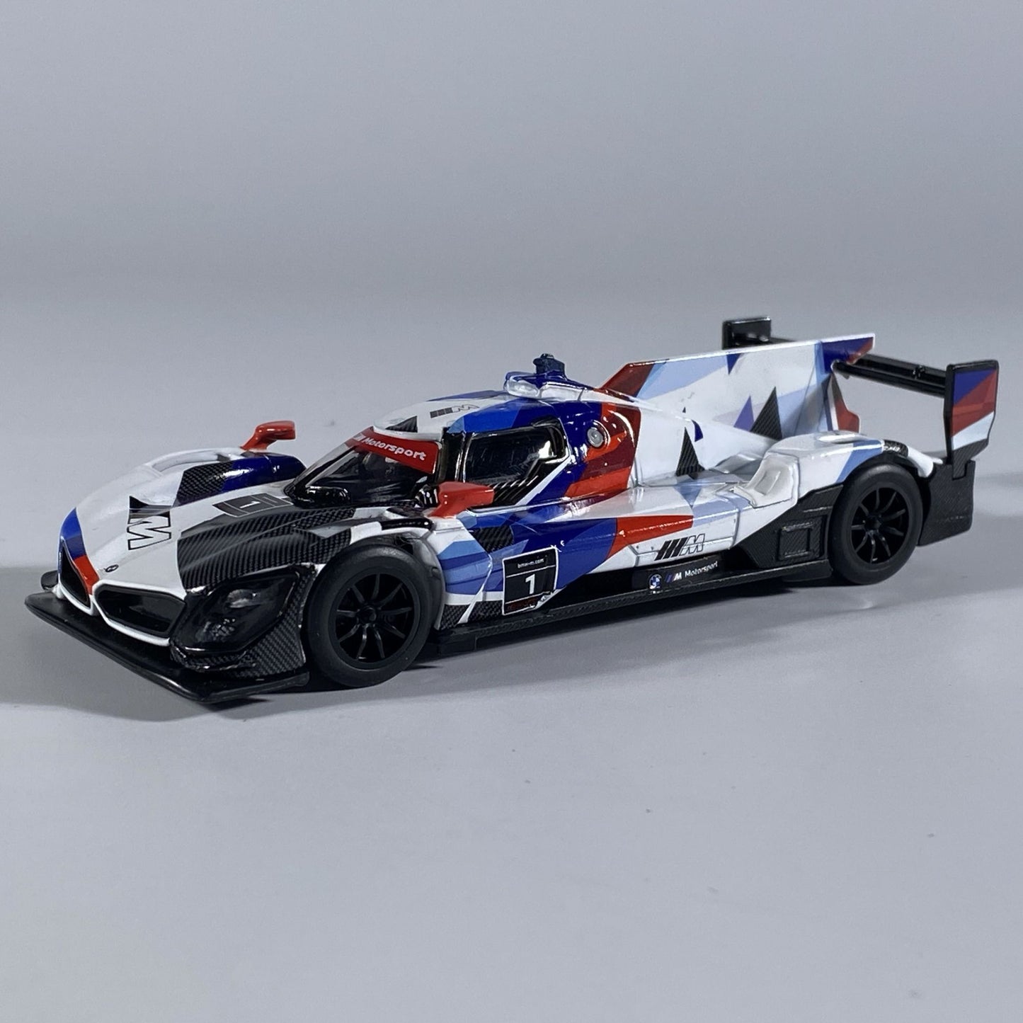 1:45 BMW M Hybrid V8 Super Racing Alloy Diecast Model Car Miniature Vehicle Classic Simulation Collection Decoration Holiday Boy