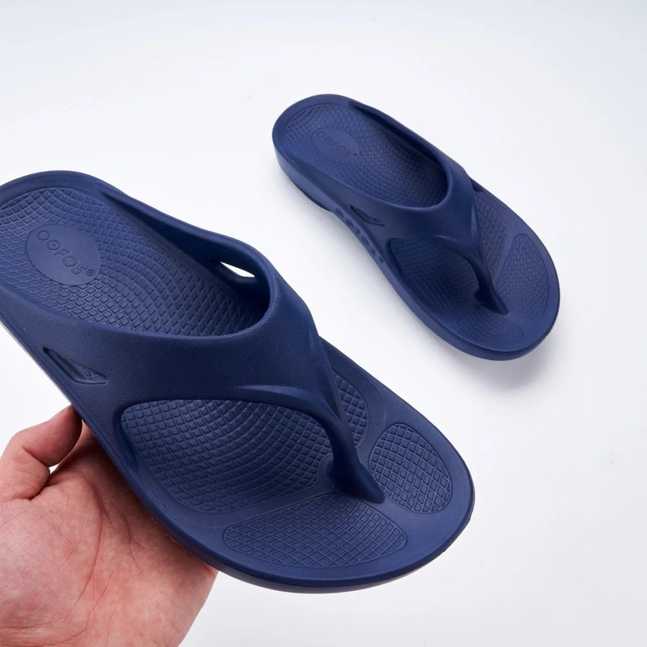 OOFOS NEW Sandals - Lightweight Recovery Shoes Slippers Men Women Soft Bottom Indoor Home Slides Sandals Light Beach Shoe