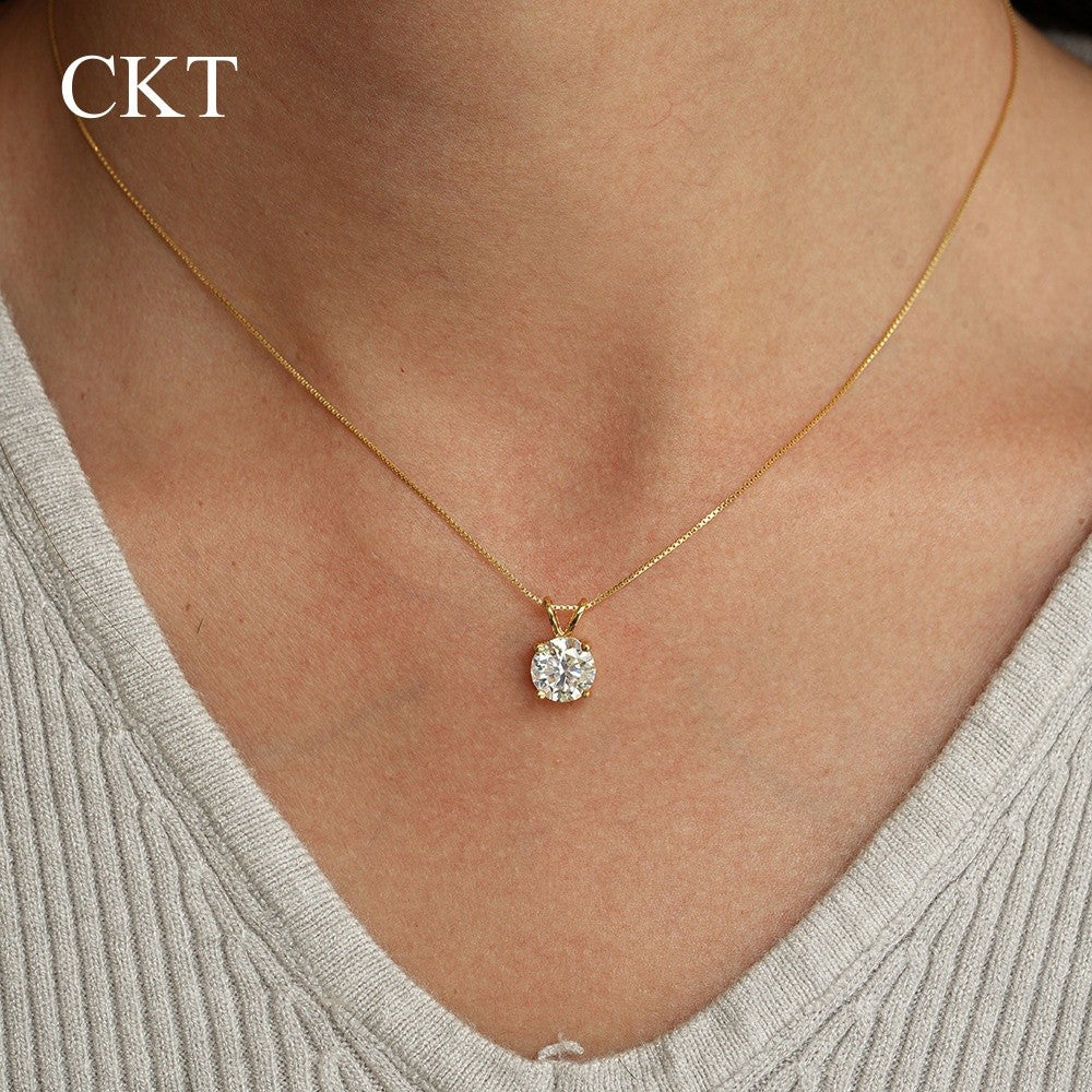 CKT Colar Feminino Pingente Quatro Garras 1 quilate Diamante Moissanite Ouro 14K Clássico Elegante Casamento Joia Fina Presente