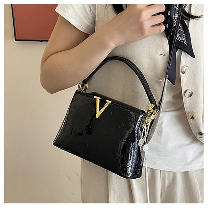 Luxury 2025 Patent Leather Bucket Bag for Women Large Capacity Tote Work Commuter Bag Chic Shoulder Crossbody Purse