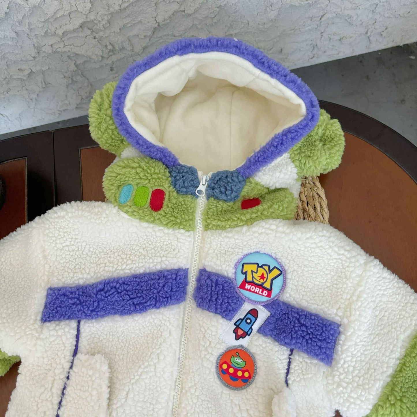 Casaco Infantil de Inverno Disney Buzz Lightyear 90-130cm Novo Bebê Menino Menina Desenho Animado Forro Polar Textura Engrossada Bloco de Cores Casaco com Capuz