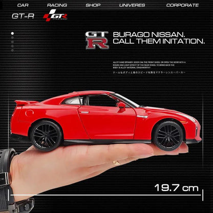 Bburago 1:24 Nissan GTR R35 2017 Alloy Car Diecasts & Toy Vehicles Car Model Miniature Scale Model Car Toy For Children