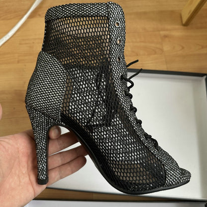 Novas Sandálias Femininas de Salto Alto Sexy Vazadas em Tela Tendência da Moda Verão Conforto Peep Toe Botas Stilettos Jazz Dance Tamanhos Grandes