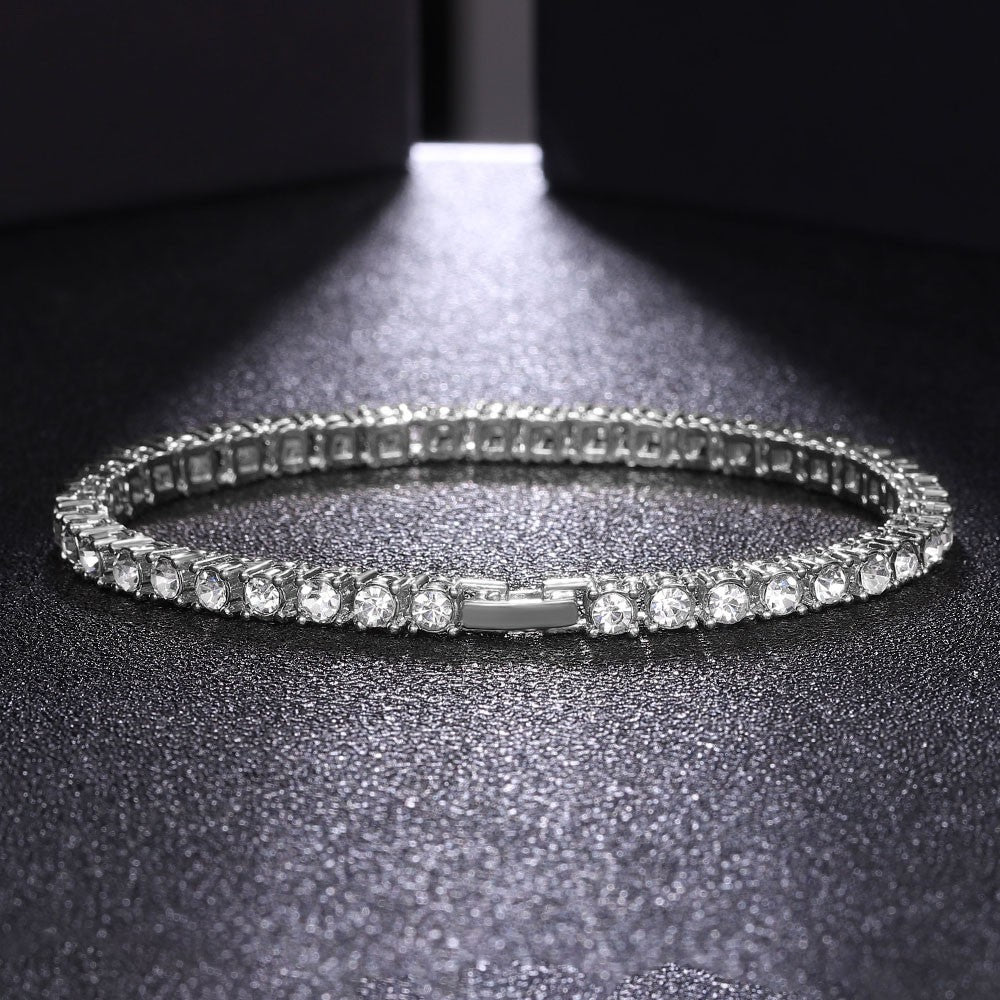 Hip-hop Punk Quartz Watch Stylish Full Diamonds Watch 2 Styles to Choose Bundled Size Adjuster Men Women Party Jewelry Gift Box