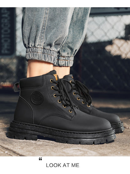 Botas masculinas de cano alto para as quatro estações, sapatos de trabalho ao ar livre antiderrapantes e confortáveis, botas amarelas de couro casuais britânicas da moda