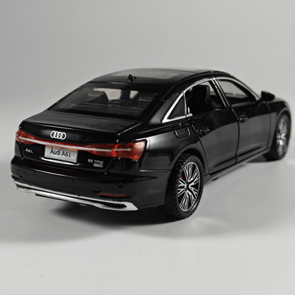 1:32 Audi A6L Sedan de Luxo de Médio Porte Modelo de Carro em Liga Metálica Diecast Coleção de Hobbies Sensações Miniatura Presente Com Namorado