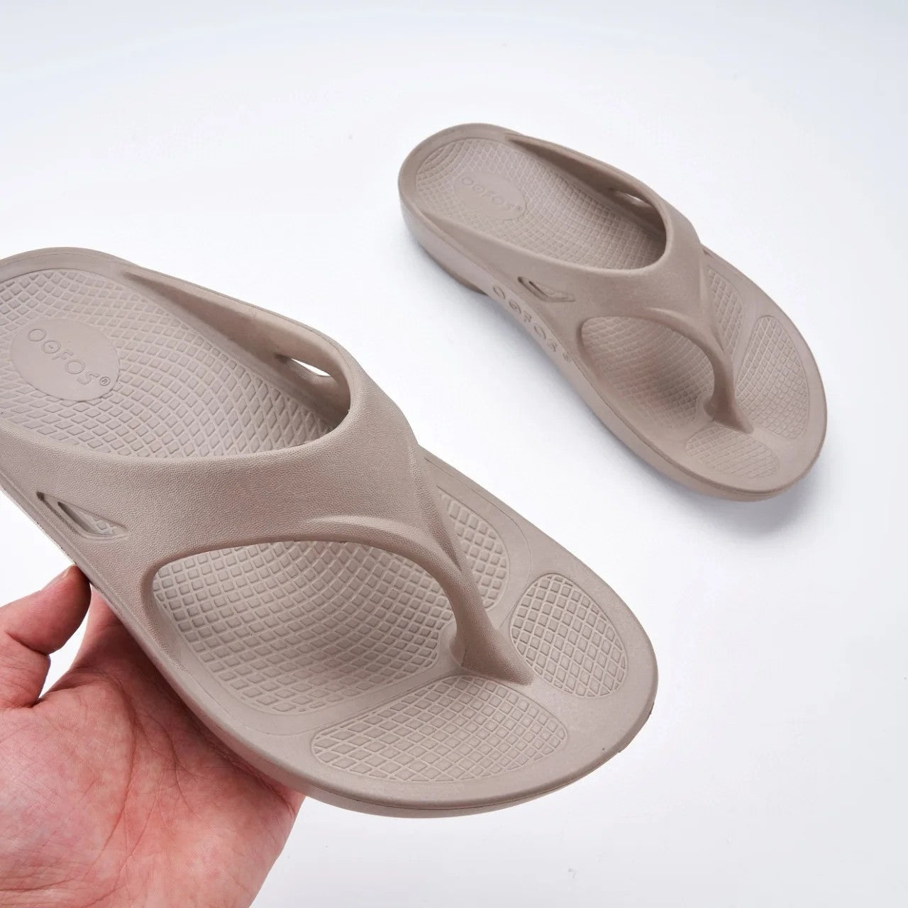 OOFOS NEW Sandals - Lightweight Recovery Shoes Slippers Men Women Soft Bottom Indoor Home Slides Sandals Light Beach Shoe