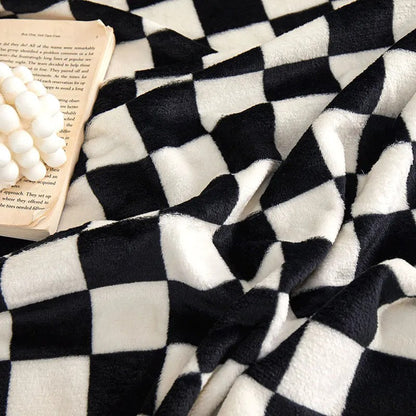 Flannel Blanket for Bedroom Soft Air Conditioning Blanket Checkerboard Elements Sofa Blanket Portable Nap Shawl Towel