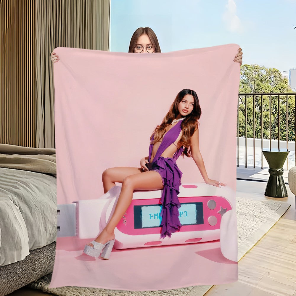 Singer E-Emilia Mernes Mp3 Music Blanket Skin friendly comfort warm soft plush blanket suitable sofa living room office bedroom