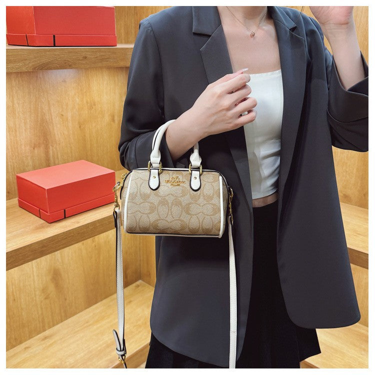 Classic Retro Boston New Small Bag Casual and Versatile Temperament Good Look Popular Hot Style Crossbody Bag