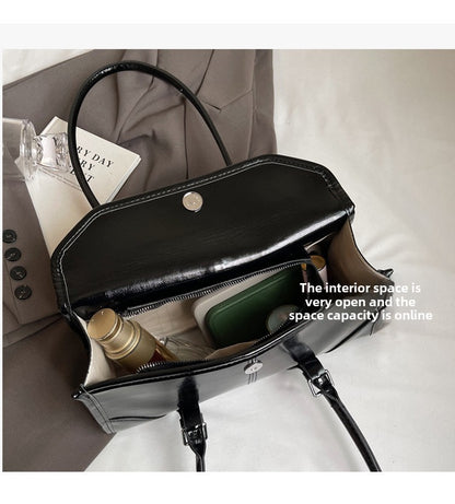 High End Burgundy Oil Wax Leather Underarm Bag Elegant Women's Magnetic Buckle Shoulder Bag Commuter Versatile Ladies Tote Bags