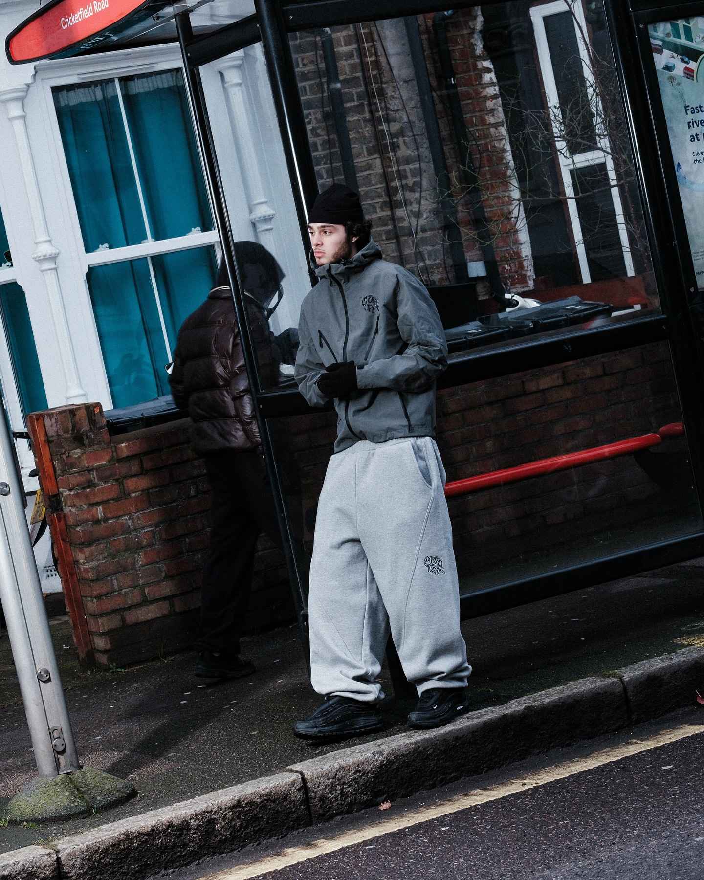 Calções casuais de hip-hop retrô estilo europeu e americano, calças esportivas com logo de marca bordado, unissex, folgadas, perna larga