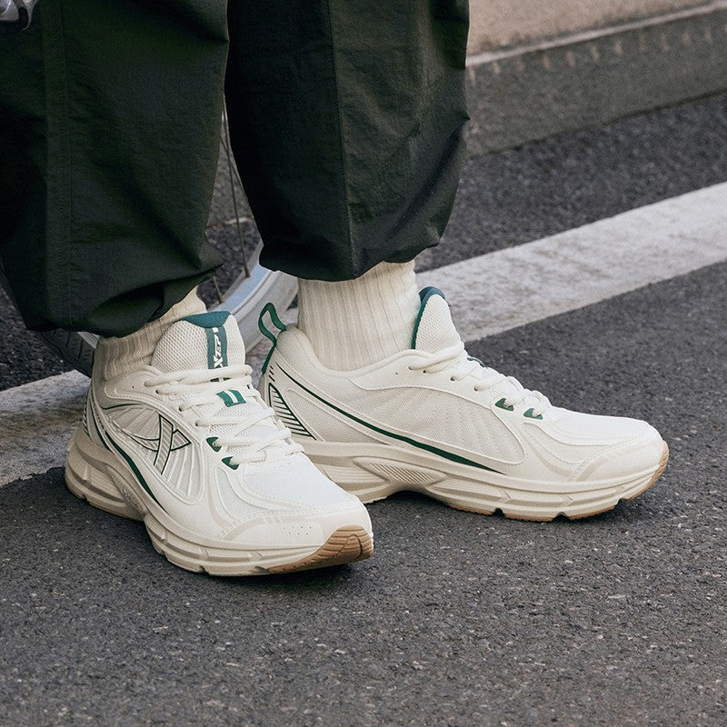 Xtep Juechen 6.0 Vintage Running Shoes Male 2025 Spring Shock Absorption Sports Shoes Street Daily Leisure Sneakers 875119110027