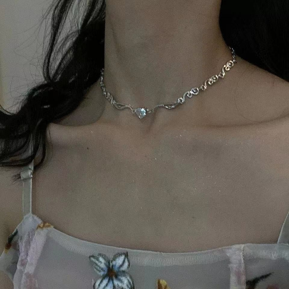 Colares com Pingente em Forma de Coração e Asas de Anjo Cor Prata Zircônia Cúbica 5A Estilo Minimalista Corrente na Clavícula Joias Femininas e para Meninas