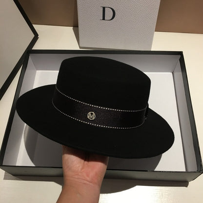 Chapéu Fedora de Lã com Aba Larga e Topo Chato nas Cores Neutras Preto e Branco para Uso Casual Unissex de Outono Inverno Masculino e Feminino