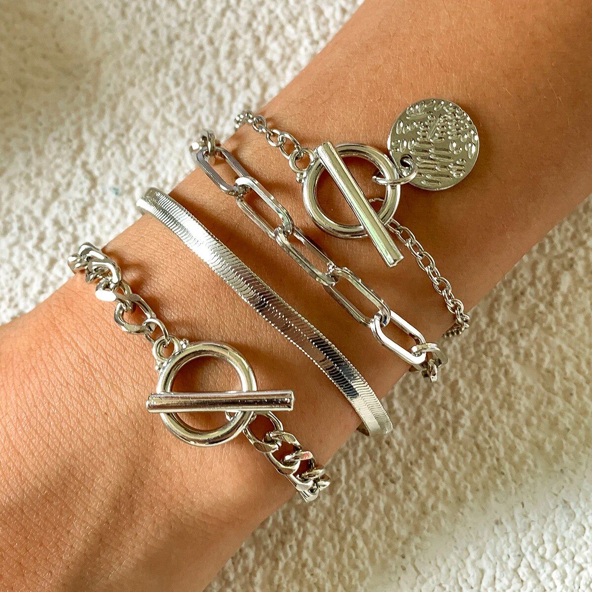 Pulseira Punk Cubana com Pingente de Moeda para Mulheres na Mão Vintage com Fivela OT Corrente Cobra Charme Pulseiras Presente para Casais