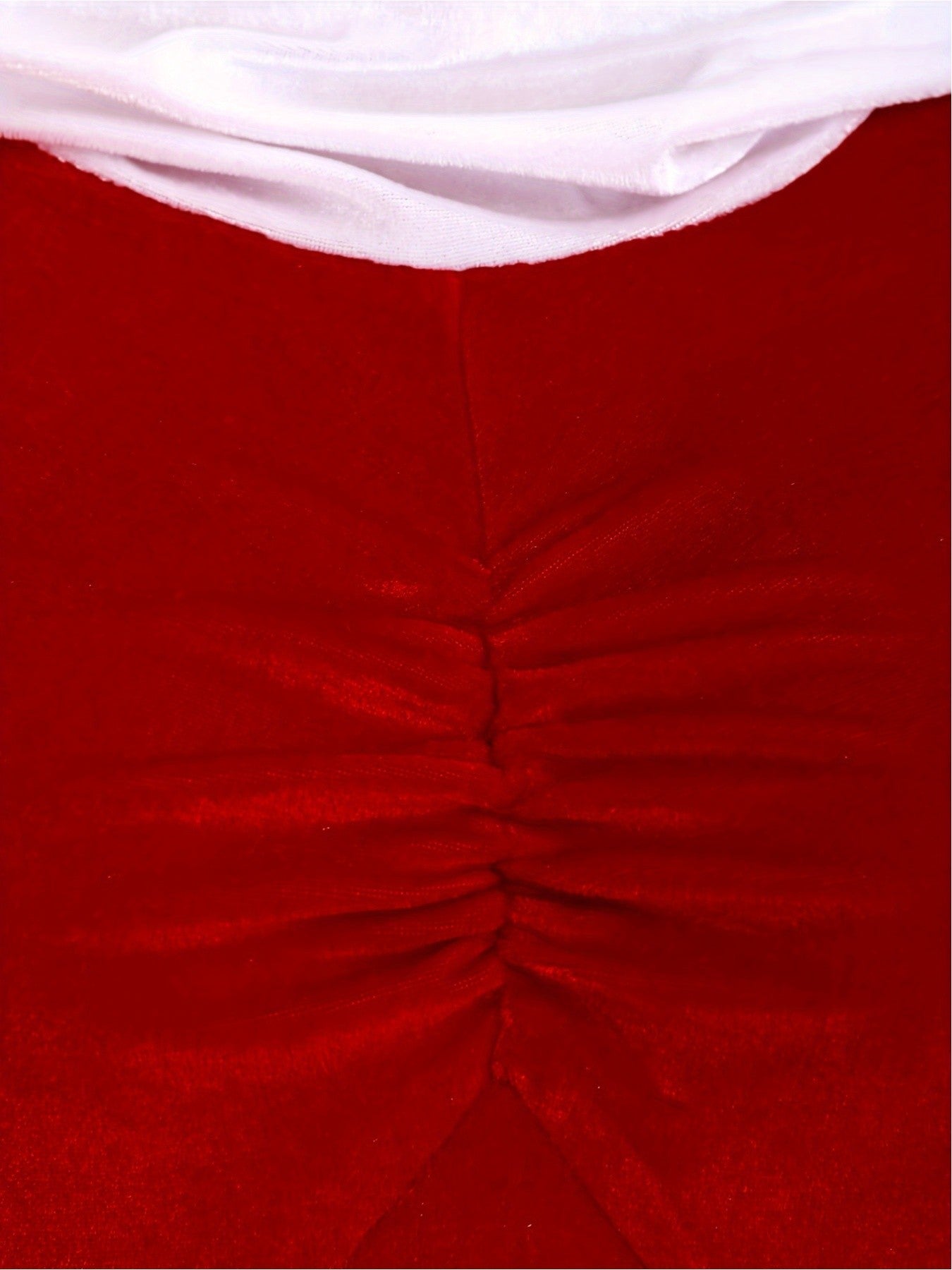 Santa Claus's European and American temperament is red. Christmas party is slim, hooded dress and women's dress.