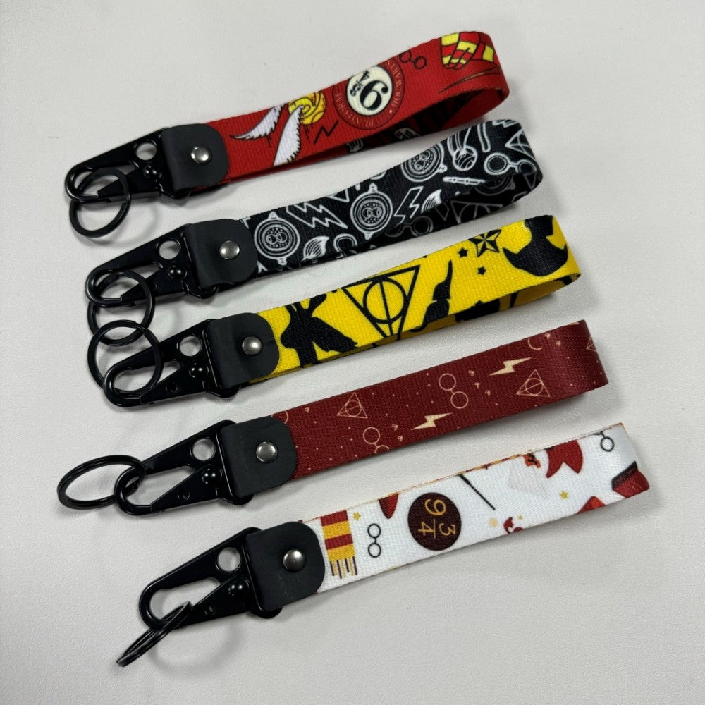 Anime Figuras Legais Bico de Águia Chaveiro Cordão Curto Usado em Telefone Crachá Titular USB Pingente Portátil Chaveiro